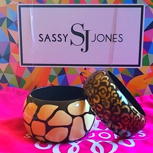 Sassy Jones Kassie wooden Bangles Giraffee - Picture 3 of 6